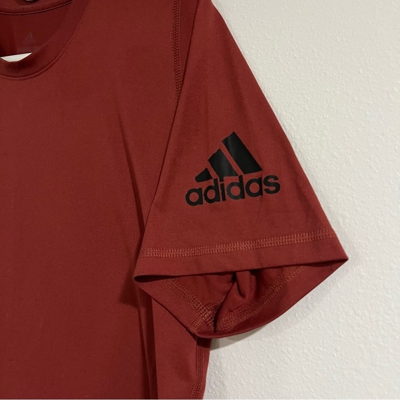 Adidas men Red workout T-Shirt size small loose fitted like new casual wear - Picture 3 of 5